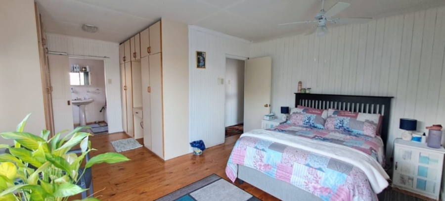 4 Bedroom Property for Sale in Sandbaai Western Cape